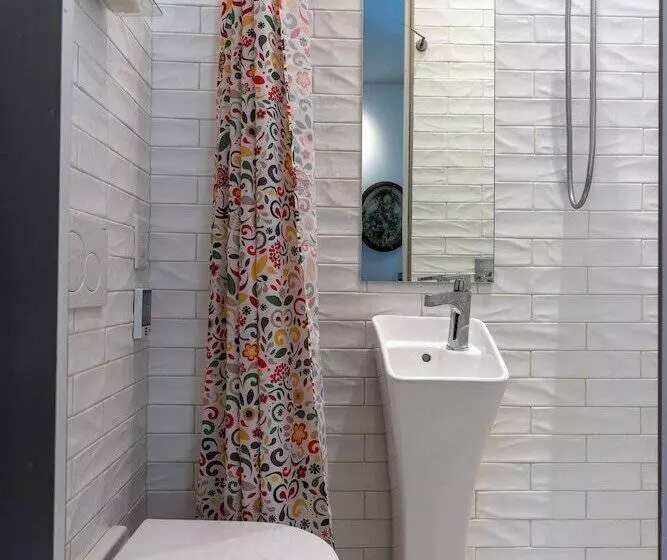 Auburn Bed And Breakfast