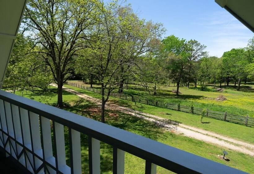 Auburn Bed And Breakfast