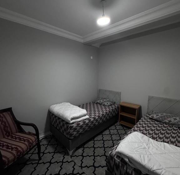 מלון כמוסות Transit