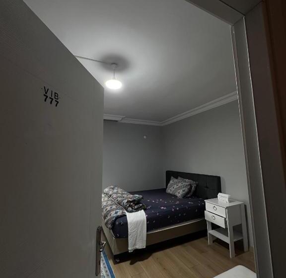 מלון כמוסות Transit