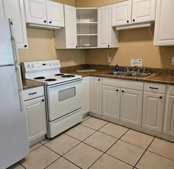 Hotelli Oasis Palms Resort