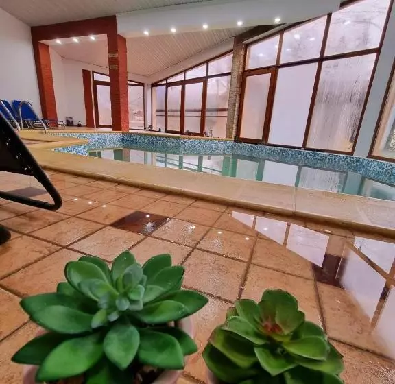 Hotelli Perla Oltului