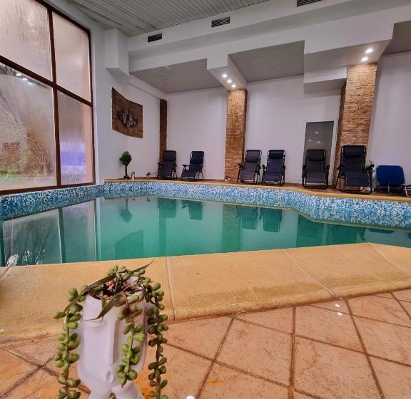 هتل Perla Oltului