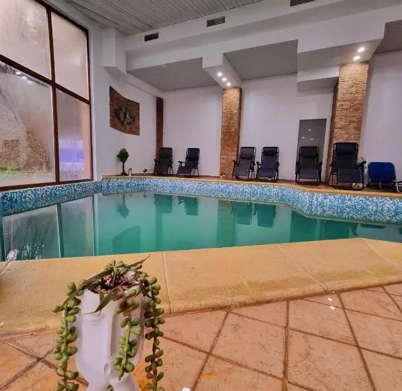 Hotelli Perla Oltului