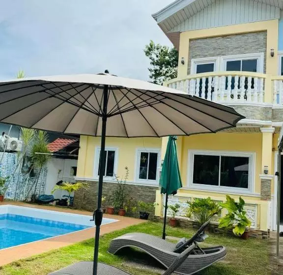 Paradise Panglao Pool Villa