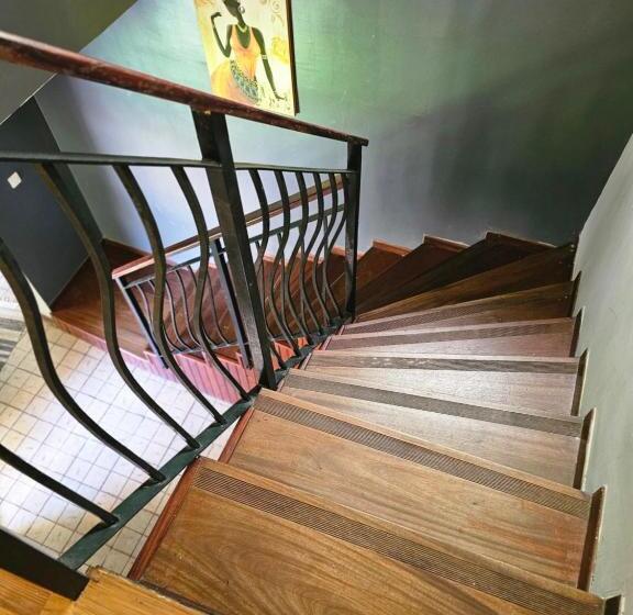 پانسیون Villa Valiha