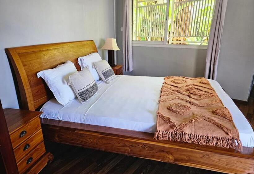 پانسیون Villa Valiha