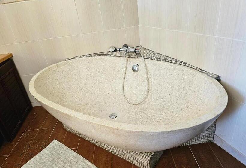 پانسیون Villa Valiha