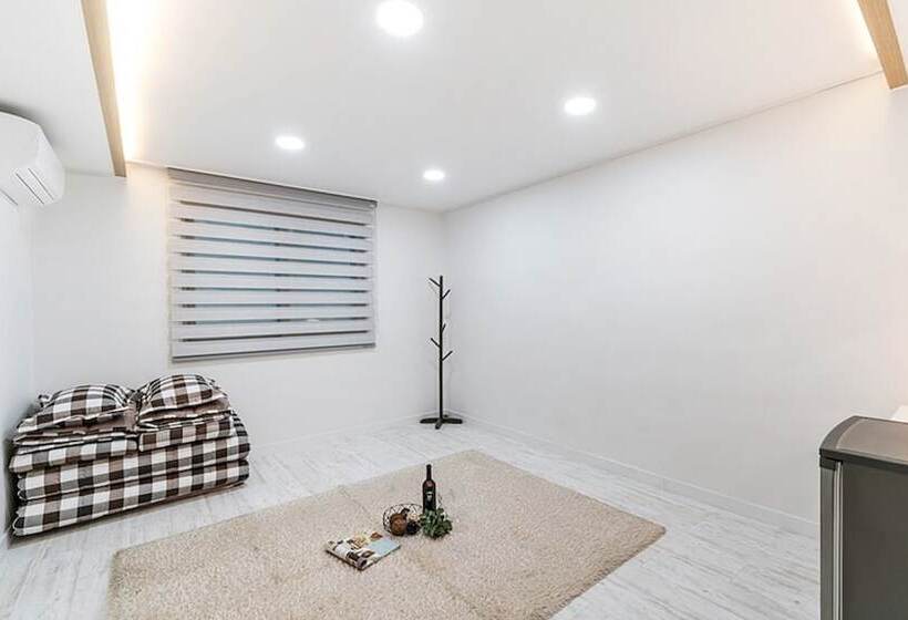 Pension Yeosu Badaya Guest House And Hostel