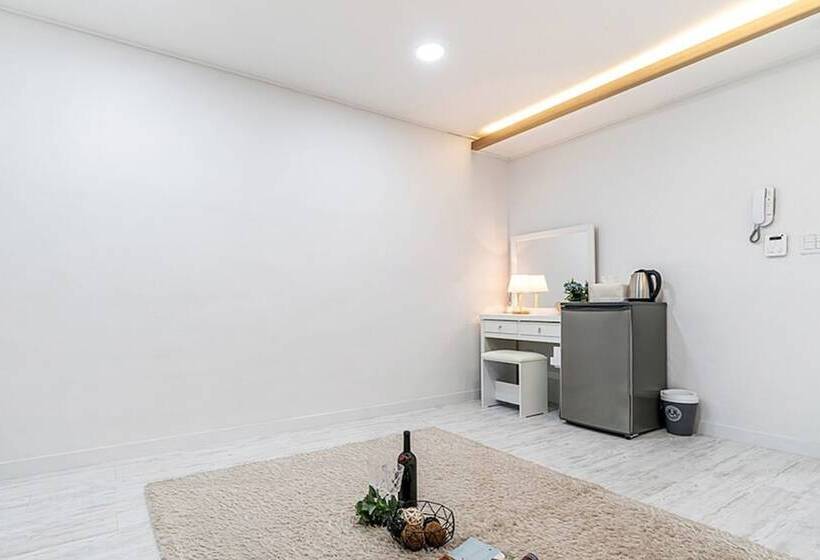 Pension Yeosu Badaya Guest House And Hostel