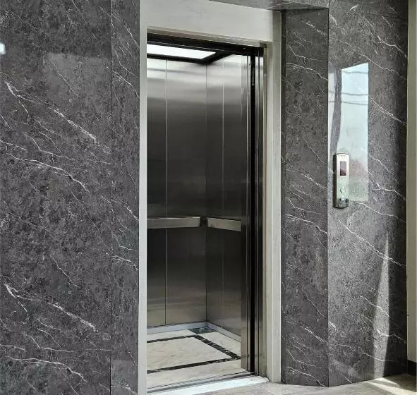 ユースホステル ดิ อัยย์ชญา โฮเทล