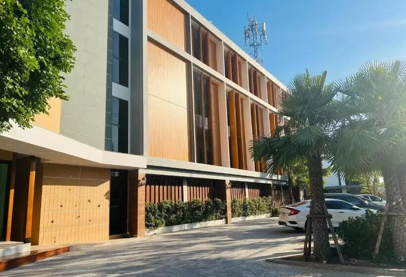 ユースホステル ดิ อัยย์ชญา โฮเทล