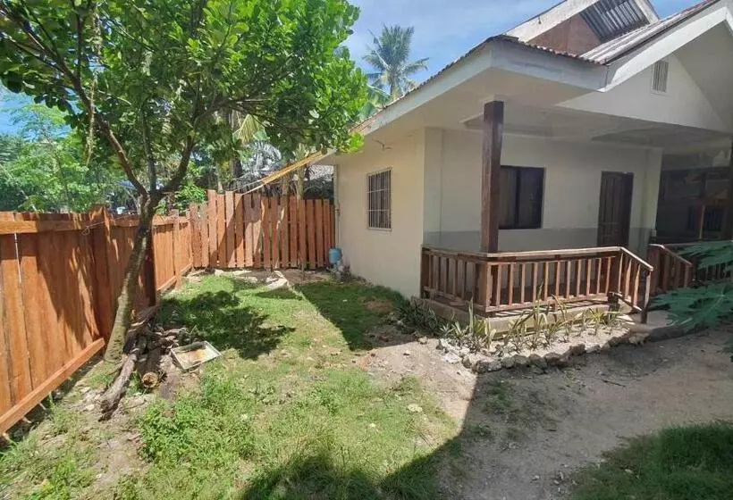 هاستل Toby House Siargao