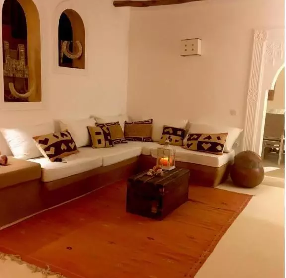 تختخواب و صبحانه Piano B Suites
