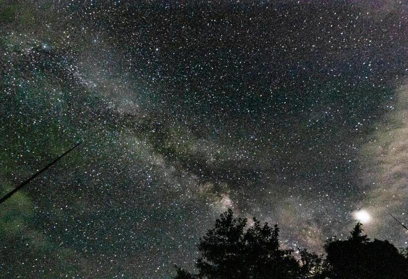 Hotel 日本の秘境で味わう絶品地鶏 ジローのおうち