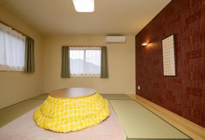 Hotel 日本の秘境で味わう絶品地鶏 ジローのおうち