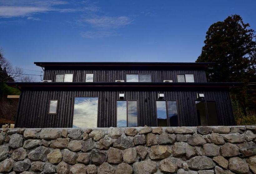 Hotel 日本の秘境で味わう絶品地鶏 ジローのおうち