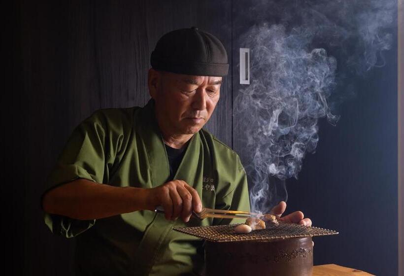 Hotel 日本の秘境で味わう絶品地鶏 ジローのおうち