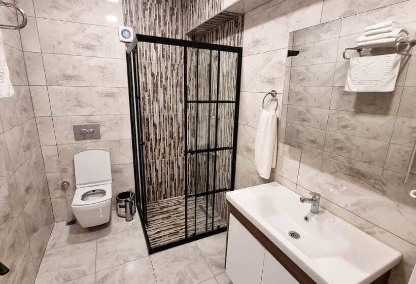 Hotel La Pearl Konaklama