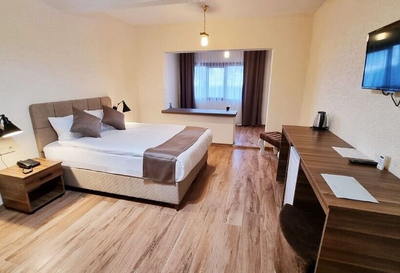 Hotel La Pearl Konaklama