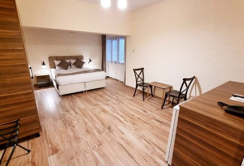 Hotel La Pearl Konaklama