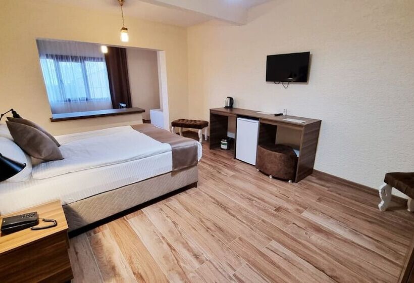 Hotel La Pearl Konaklama