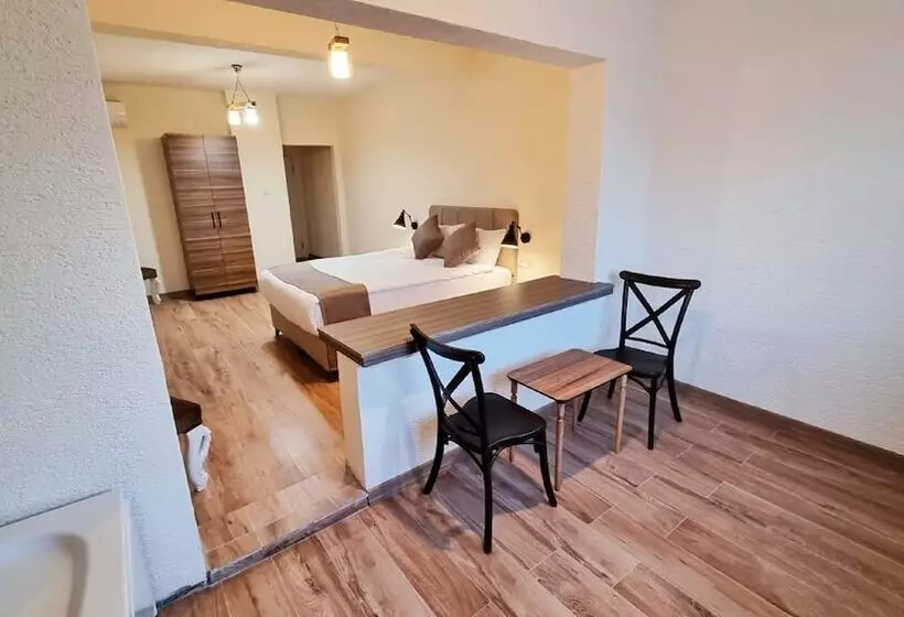 ホテル La Pearl Konaklama