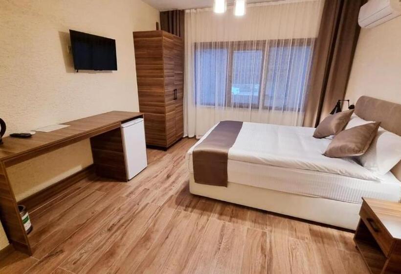 Hotel La Pearl Konaklama