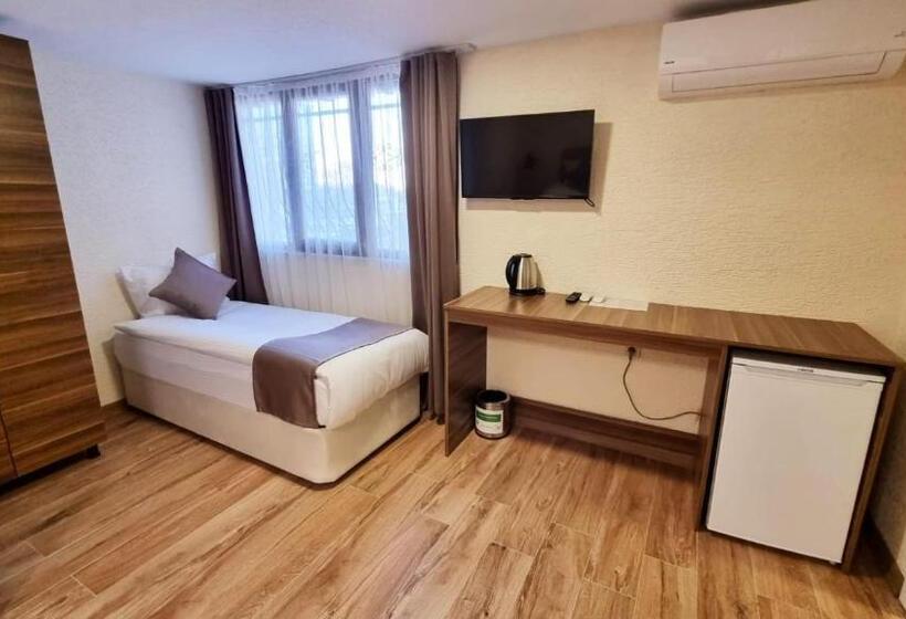 Hotel La Pearl Konaklama