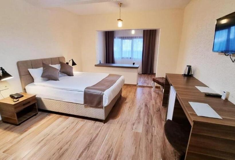 Hotel La Pearl Konaklama