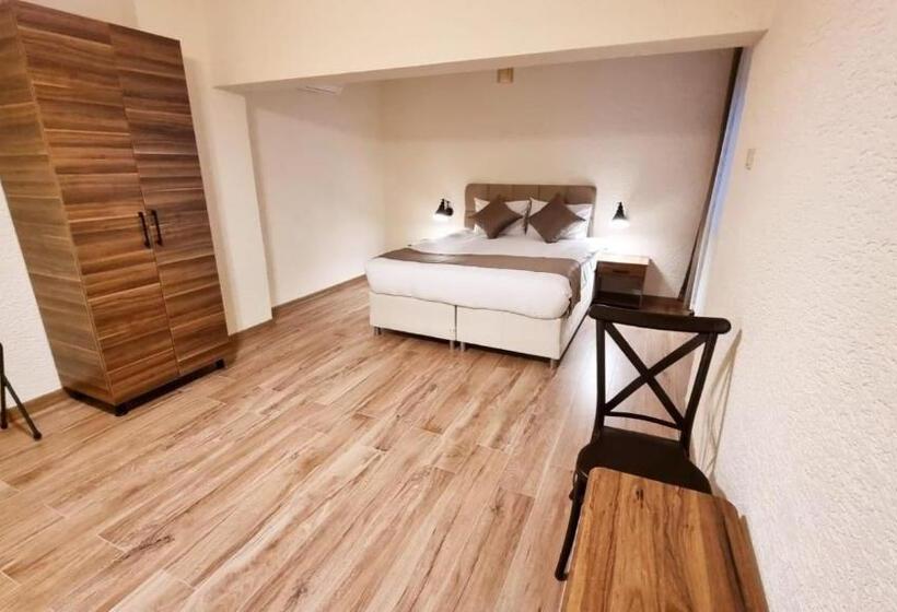 Hotel La Pearl Konaklama