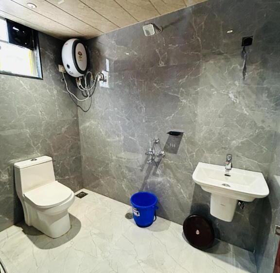 Отель Tara S Hill Resort