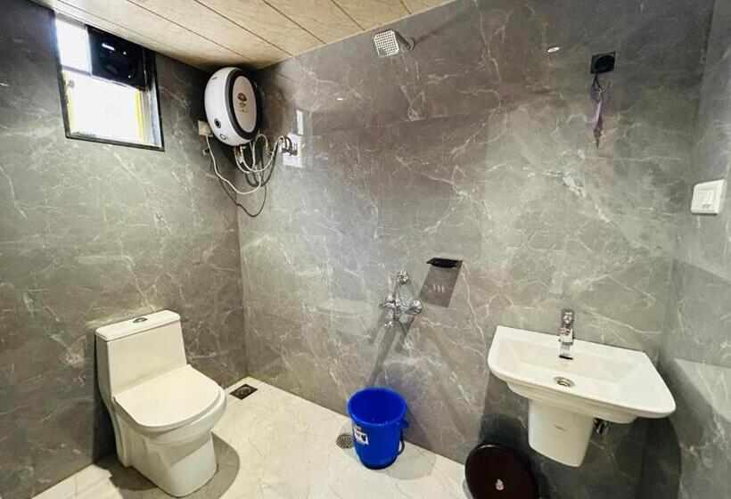 Отель Tara S Hill Resort