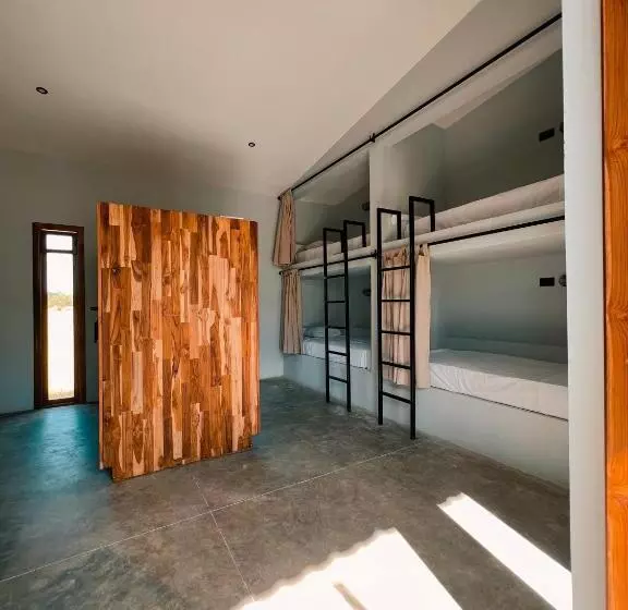 Hotelli Tukasa   Surfhouse