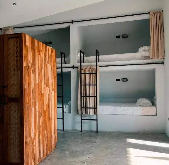 Hotelli Tukasa   Surfhouse