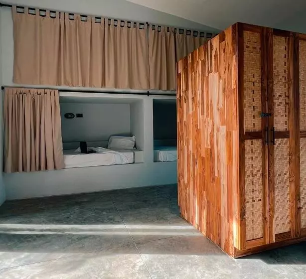 Hotelli Tukasa   Surfhouse