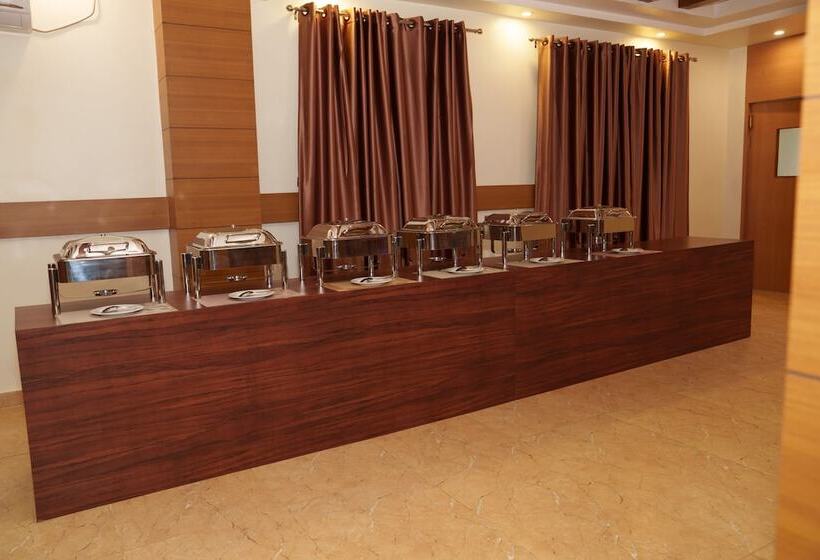 هتل Ultra International