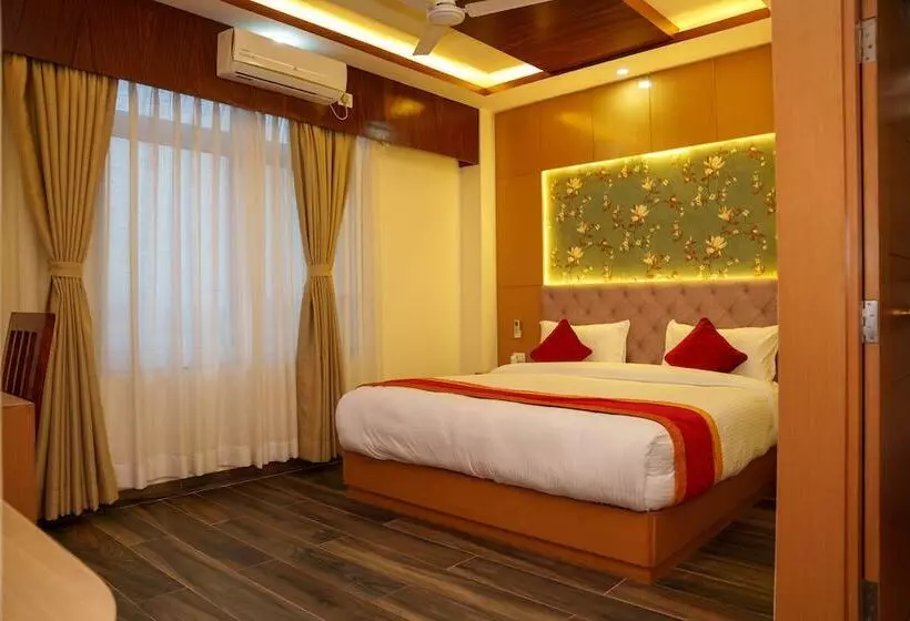 هتل Ultra International