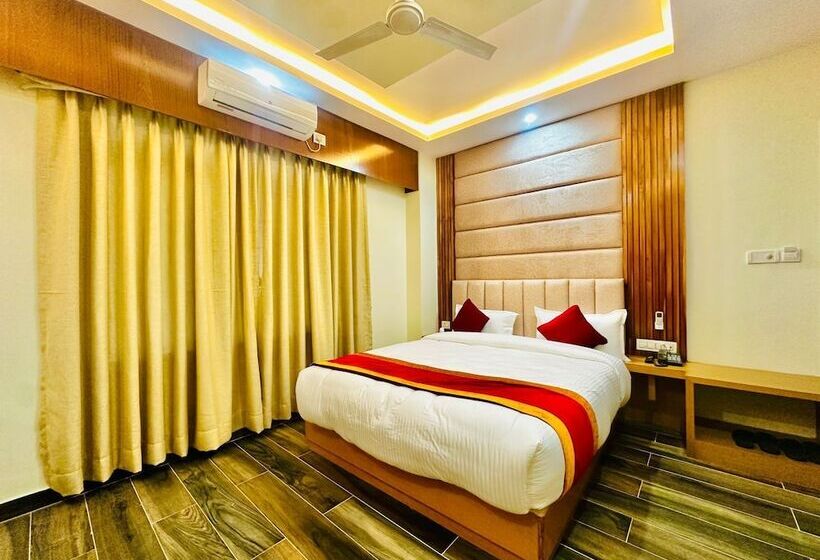 هتل Ultra International