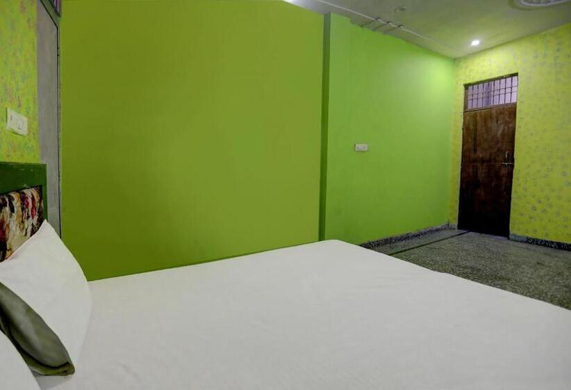 Oyo Hotel Gayatri Palace