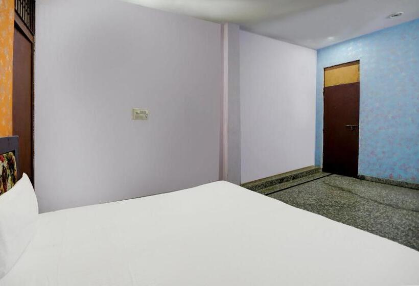 Oyo Hotel Gayatri Palace