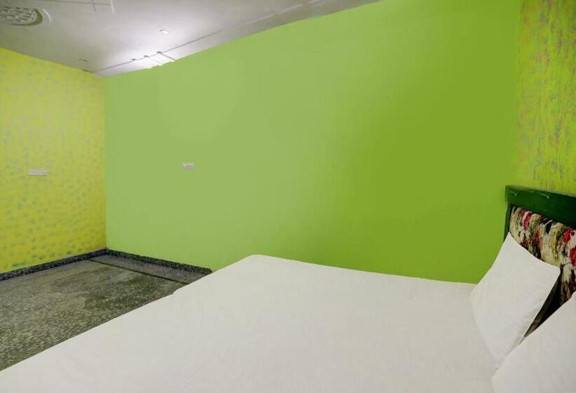 Oyo Hotel Gayatri Palace