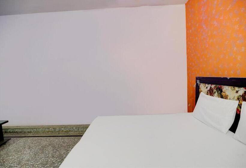 Oyo Hotel Gayatri Palace