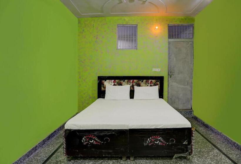 Oyo Hotel Gayatri Palace