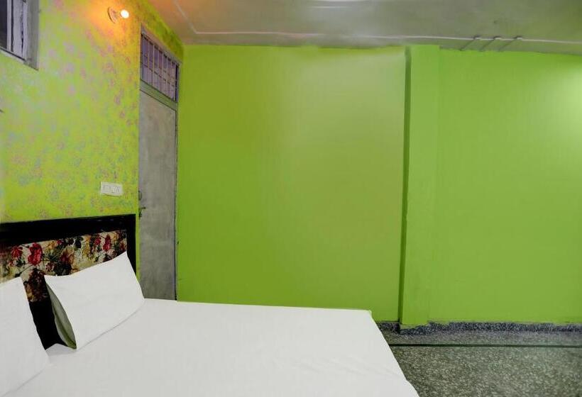 Oyo Hotel Gayatri Palace