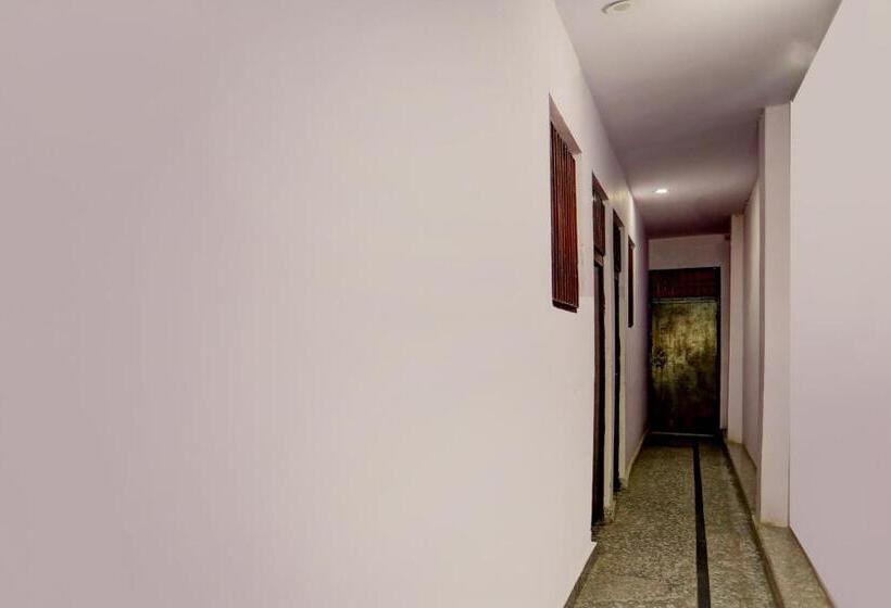 Oyo Hotel Gayatri Palace