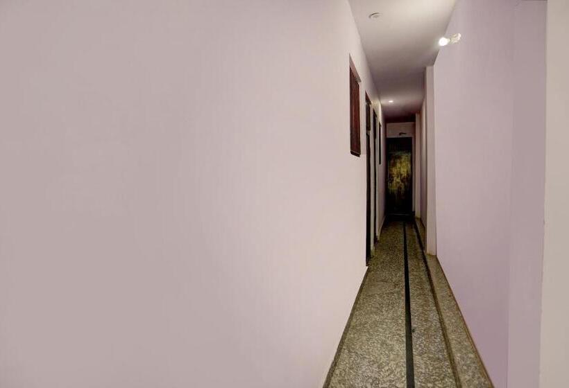 Oyo Hotel Gayatri Palace