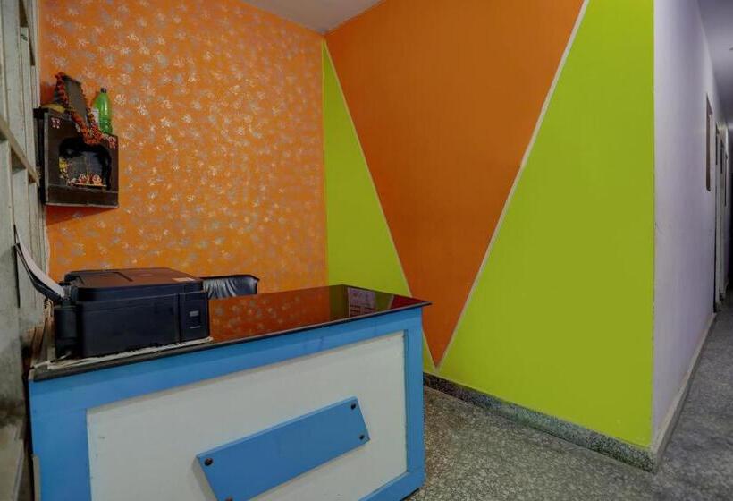 Oyo Hotel Gayatri Palace