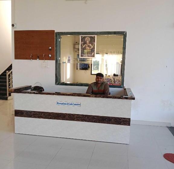 Oyo Hotel Hr International Restaurant