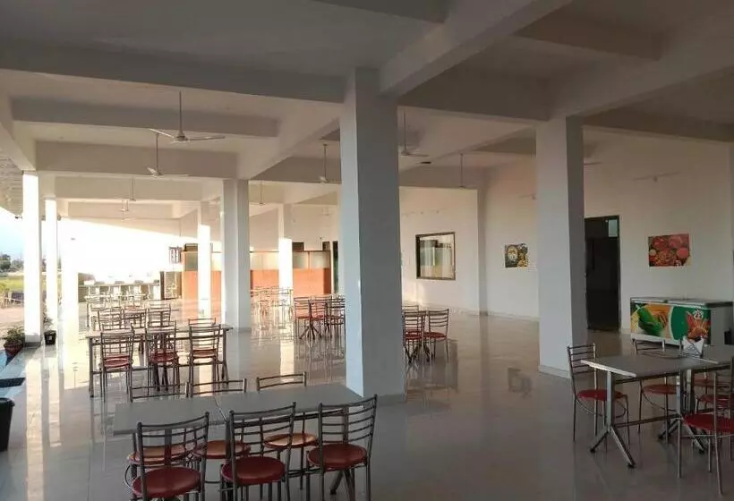 Oyo Hotel Hr International Restaurant